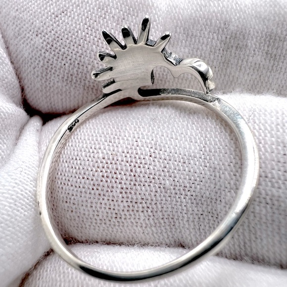 Sale $15 Firm! .925 Sterling Silver Cloud & Sun Ring - Picture 14 of 15